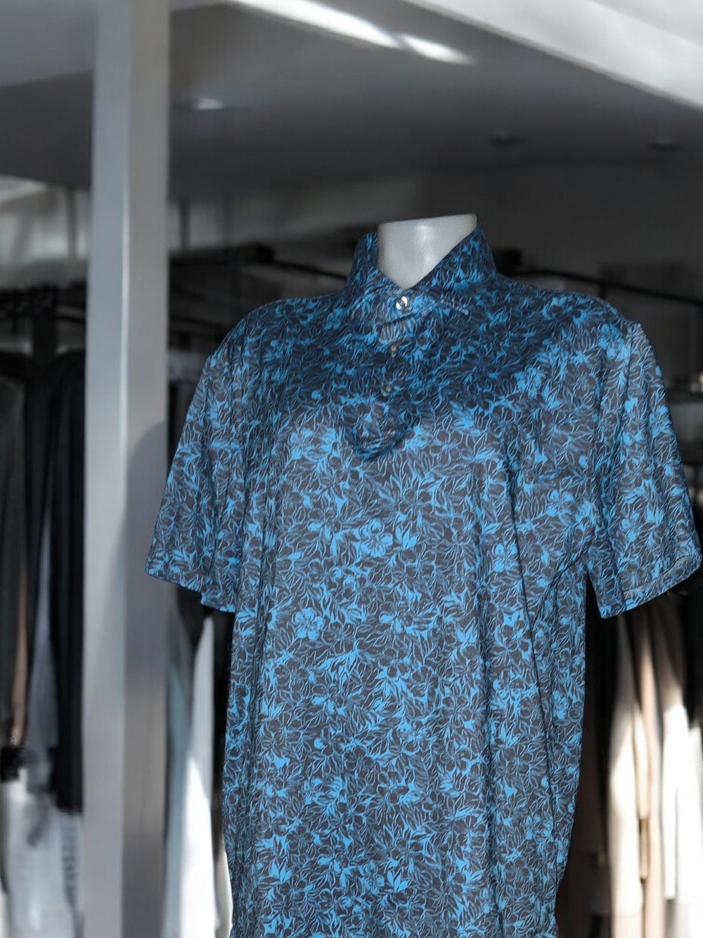 Tori Richard Blue Floral Short-Sleeve Button Down